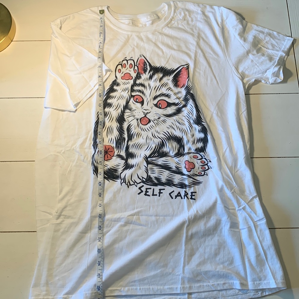 White Tooth and Talon “Self Care” kitty t shirt size large.